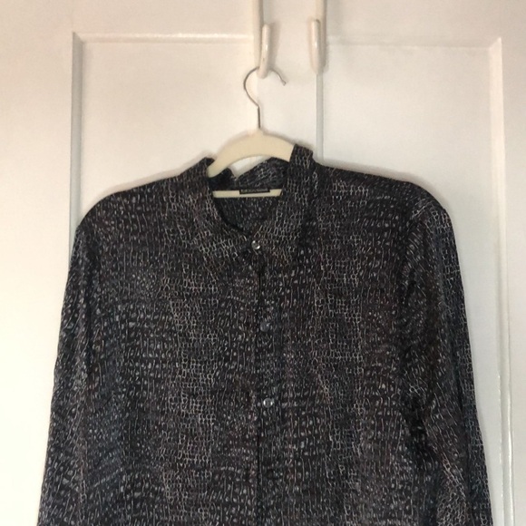 New York and Co Grey Black Snake Print 100% Silk Long Sleeve Blouse Top XL - Picture 3 of 11